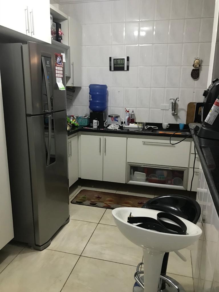 Apartamento à venda com 2 quartos, 70m² - Foto 2