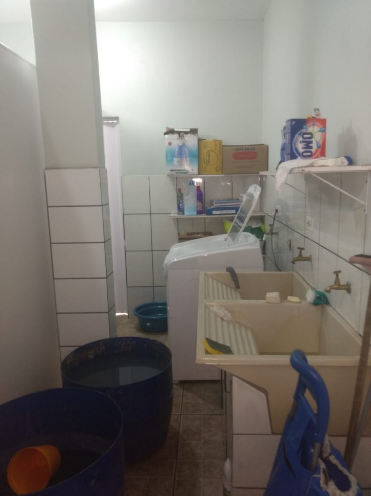 Casa à venda com 3 quartos, 250m² - Foto 2