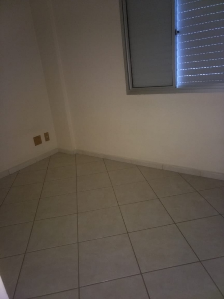 Apartamento à venda com 3 quartos - Foto 8